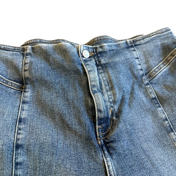 Free People We The Free Curvy Wide Flare Leg Jeans Raw Hem High Waisted Size 33S - Picture 3 of 13